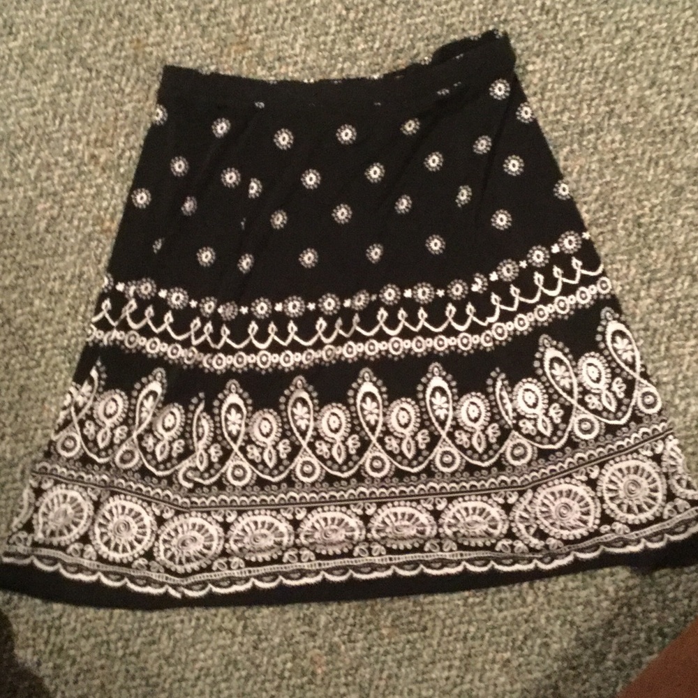 Access by Liz Claiborne black and white skirt